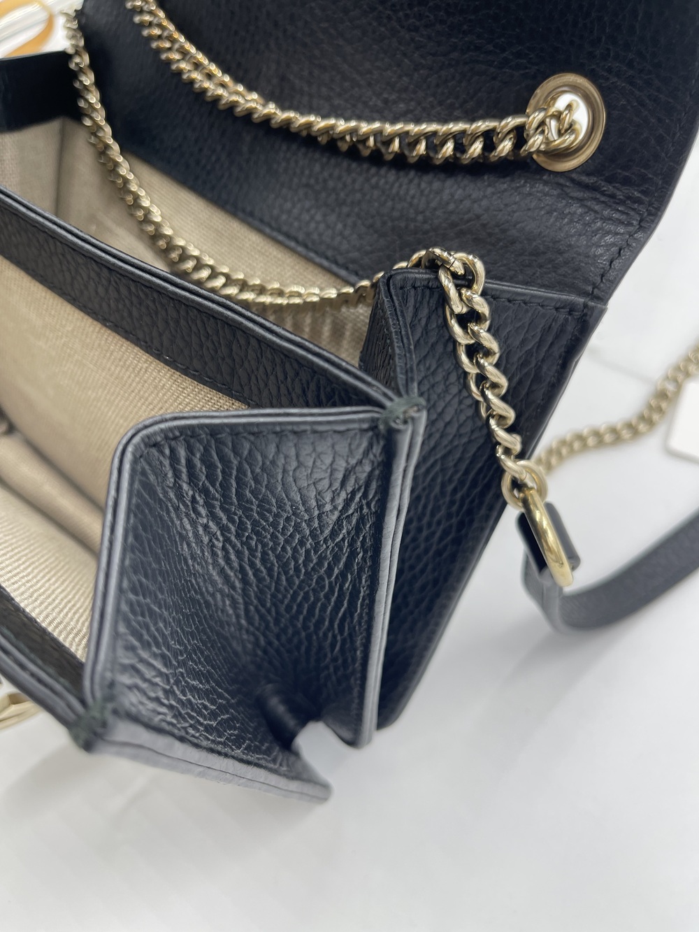 Gucci Interlocking Chain Shoulder - Picture 9 of 14